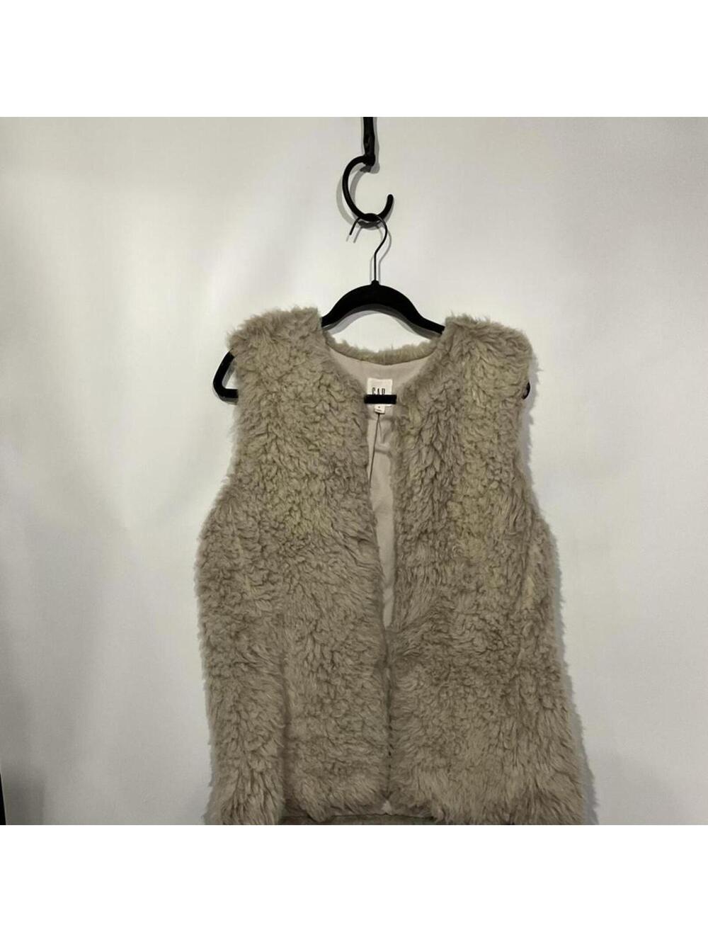 Gap Women's Cream and Tan Gilet